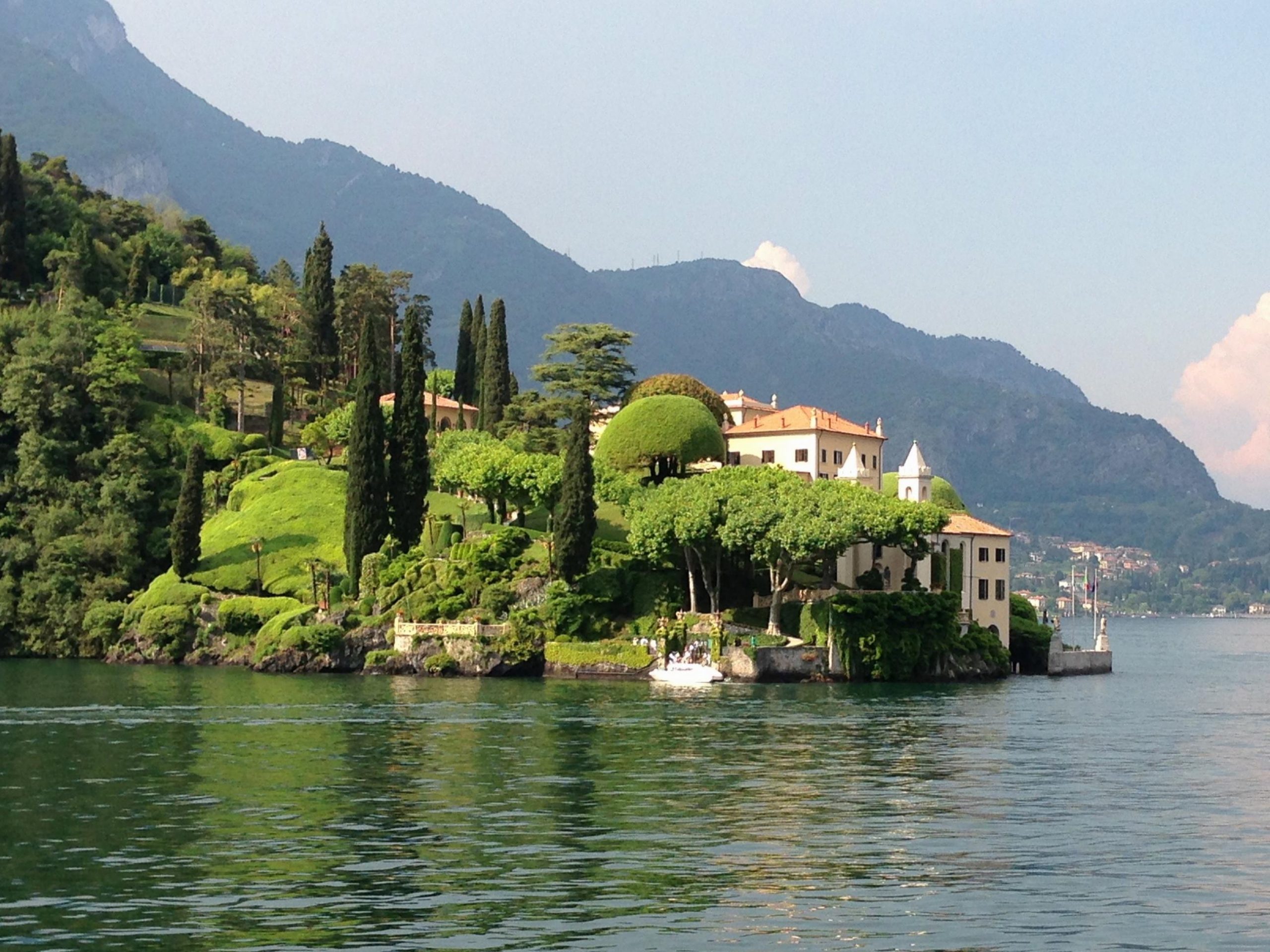 B c italy. Вилла дель Бальбьянелло. Вилла Балбьянелло Комо. Вилла Бальбьянелло на озере. Озеро Комо в Италии – Планета НАБУ.